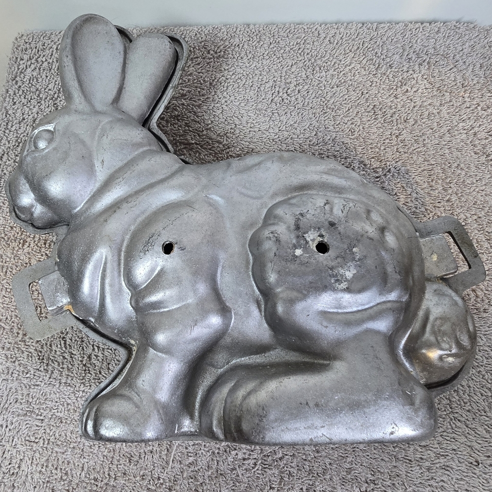 Silver Rabbit Cake Mold - Picture 6 of 13